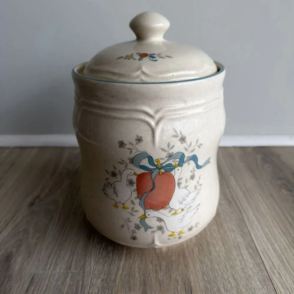 International Stoneware Marmalade Goose Canister Jar 10.5